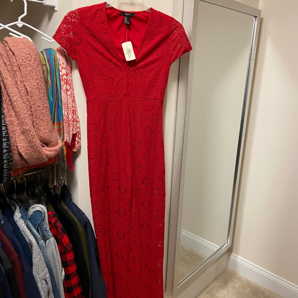 Lace V-Neck Maxi Dress